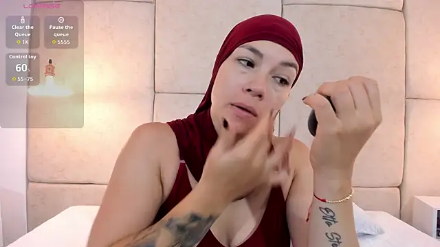 aisha vs online show from March 14, 2026, 12:22 pm