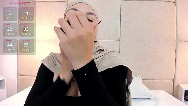 aisha vs online show from March 12, 2026, 12:42 pm