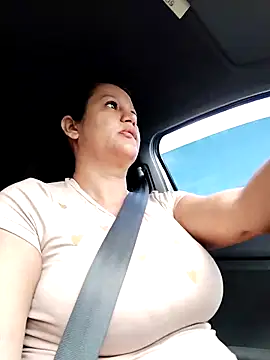 keilymadam online show from October 13, 2025, 1:02 pm