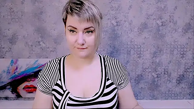 Snapshot of Djullia chatting on October 9, 2025, 5:41 am Djullia online show from October 9, 2025, 5:41 am