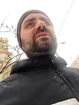 Snapshot of Govora chatting on February 18, 2025, 12:17 pm Govora online show from February 18, 2025, 12:17 pm