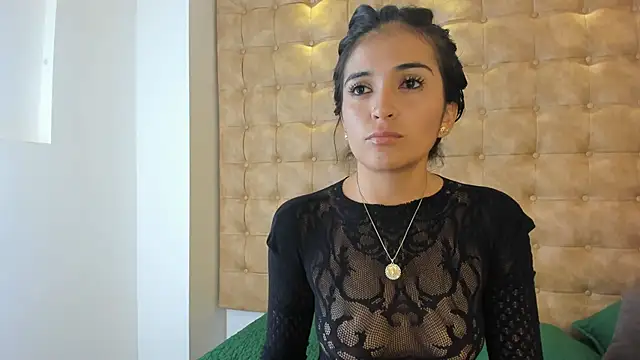 violet giraldo online show from May 29, 2026, 7:42 pm