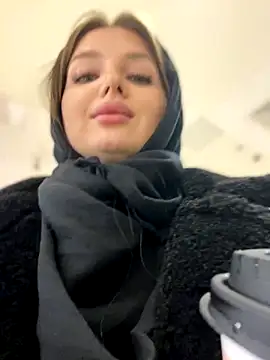 Snapshot of KrisMagnoly chatting on November 5, 2025, 5:49 pm KrisMagnoly online show from November 5, 2025, 5:49 pm