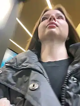 Snapshot of KrisMagnoly chatting on November 16, 2025, 4:23 pm KrisMagnoly online show from November 16, 2025, 4:23 pm