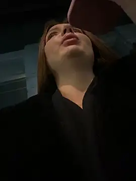 Snapshot of KrisMagnoly chatting on November 8, 2025, 4:32 pm KrisMagnoly online show from November 8, 2025, 4:32 pm