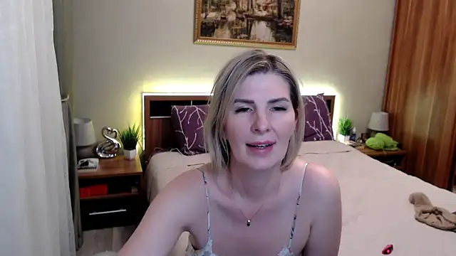 sensualEmilia online show from March 22, 2026, 5:58 pm