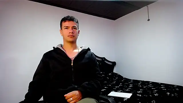 Snapshot of Deiby_casas chatting on January 26, 2025, 7:21 am Deiby casas online show from January 26, 2025, 7:21 am