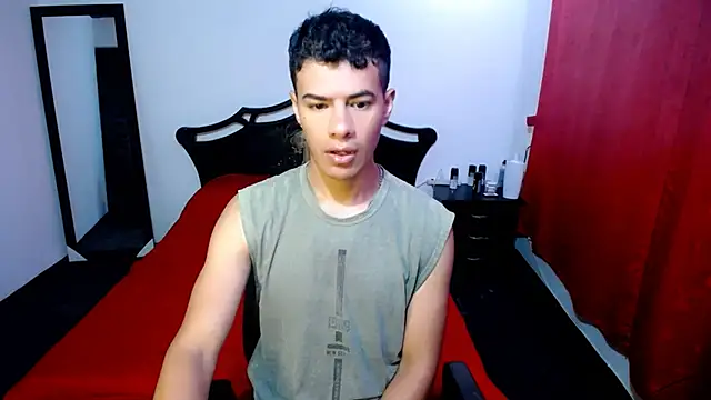 Snapshot of Deiby_casas chatting on March 13, 2025, 2:38 am Deiby casas online show from March 13, 2025, 2:38 am