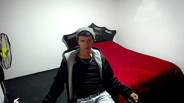 Snapshot of Deiby_casas chatting on January 4, 2025, 8:06 am Deiby casas online show from January 4, 2025, 8:06 am