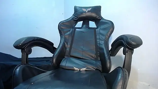 Snapshot of hersheybanks23 chatting on October 9, 2025, 2:28 pm hersheybanks23 online show from October 9, 2025, 2:28 pm