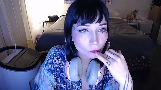 Snapshot of latinpetit chatting on November 21, 2025, 3:16 am latinpetit online show from November 21, 2025, 3:16 am