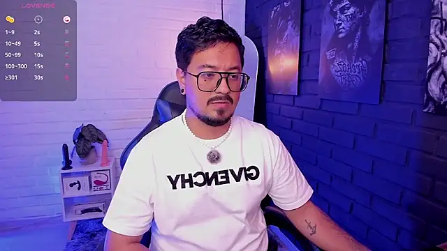 DaviidEvans  online show from June 10, 2026, 6:14 am