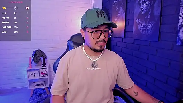 DaviidEvans  online show from June 13, 2026, 3:43 pm