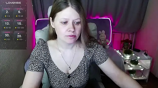 Snapshot of alekasamui chatting on March 6, 2025, 9:09 pm alekasamui online show from March 6, 2025, 9:09 pm