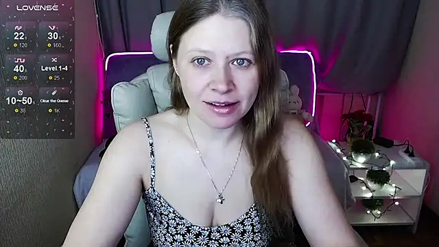 Snapshot of alekasamui chatting on February 13, 2025, 10:11 pm alekasamui online show from February 13, 2025, 10:11 pm
