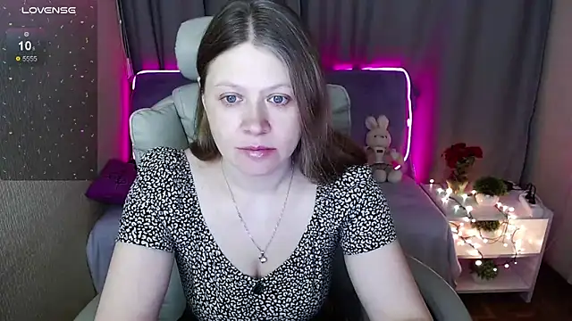 Snapshot of alekasamui chatting on March 13, 2025, 9:05 pm alekasamui online show from March 13, 2025, 9:05 pm