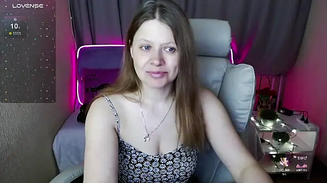 Snapshot of alekasamui chatting on February 26, 2025, 12:41 am alekasamui online show from February 26, 2025, 12:41 am