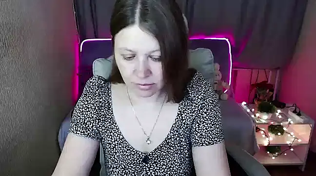 Snapshot of alekasamui chatting on January 29, 2025, 12:43 am alekasamui online show from January 29, 2025, 12:43 am