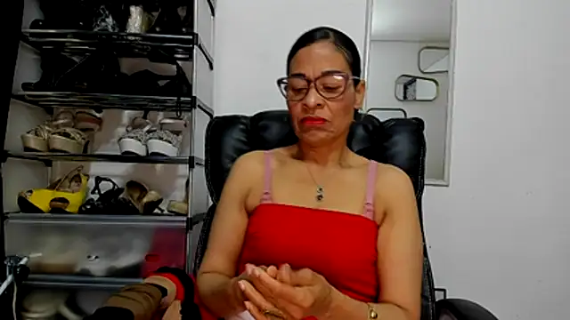 Aries Mature online show from April 15, 2026, 3:49 pm