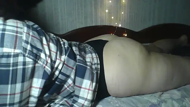 Alma Evelynne online show from April 13, 2026, 10:14 pm