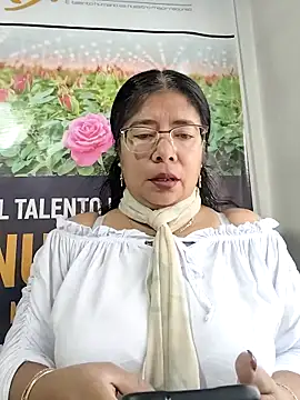 Snapshot of __valentina18 chatting on February 12, 2026, 1:00 pm valentina18 online show from February 12, 2026, 1:00 pm