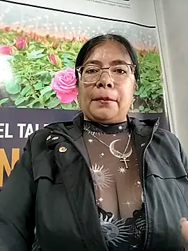 Snapshot of __valentina18 chatting on May 5, 2026, 12:30 pm valentina18 online show from May 5, 2026, 12:30 pm