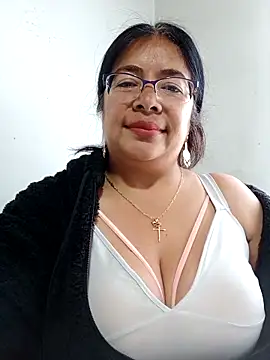   valentina18 online show from February 20, 2025, 1:08 pm