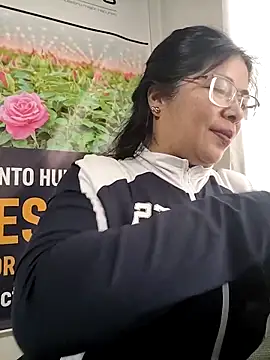 Snapshot of __valentina18 chatting on February 14, 2026, 1:11 pm valentina18 online show from February 14, 2026, 1:11 pm