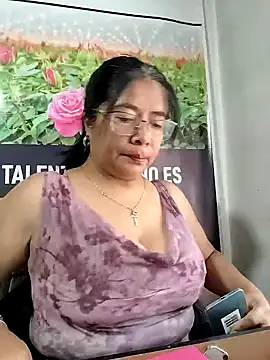Snapshot of __valentina18 chatting on July 28, 2026, 1:10 pm valentina18 online show from July 28, 2026, 1:10 pm