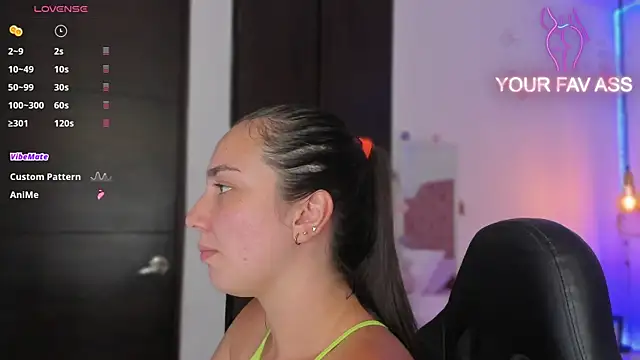 Snapshot of ava_blue chatting on March 5, 2025, 7:38 pm ava blue online show from March 5, 2025, 7:38 pm