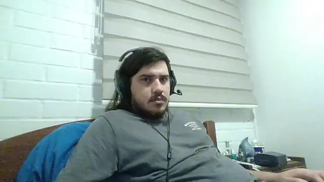 hung weeb online show from April 4, 2026, 1:23 am