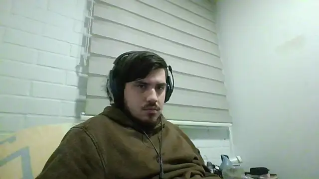 Snapshot of hung_weeb chatting on June 3, 2026, 2:01 am hung weeb online show from June 3, 2026, 2:01 am