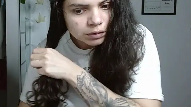 Snapshot of Nikkykora15 chatting on November 20, 2025, 10:42 pm Nikkykora15 online show from November 20, 2025, 10:42 pm