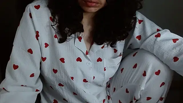 Snapshot of Nikkykora15 chatting on December 18, 2025, 3:00 am Nikkykora15 online show from December 18, 2025, 3:00 am