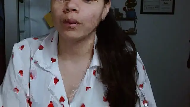 Snapshot of Nikkykora15 chatting on November 5, 2025, 12:58 am Nikkykora15 online show from November 5, 2025, 12:58 am