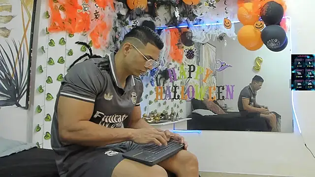 ChoreyTaiylor online show from November 2, 2025, 2:33 pm