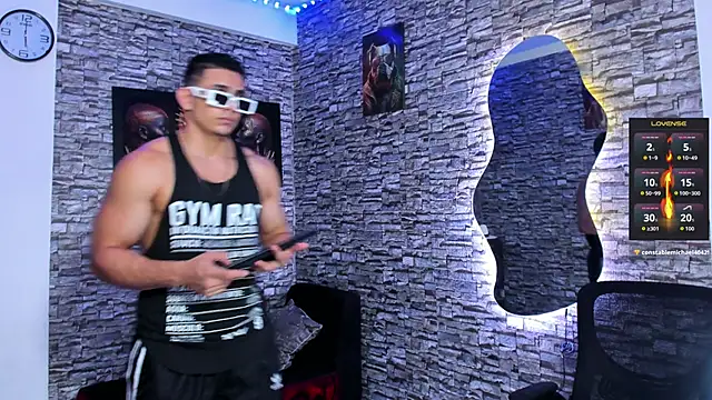 ChoreyTaiylor online show from April 17, 2026, 2:31 pm