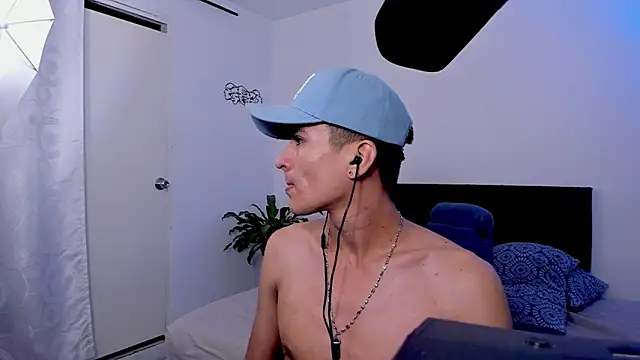 Eiden allenx online show from February 7, 2025, 4:06 am