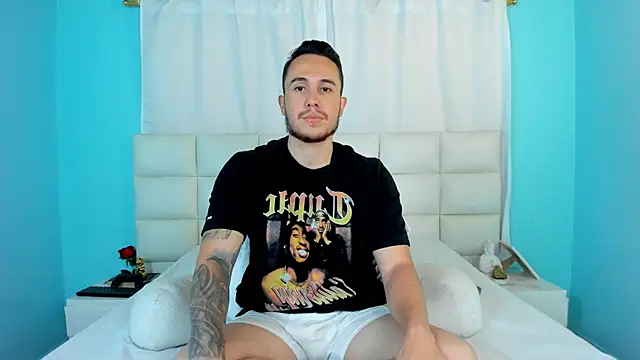 Snapshot of juan__jimenez chatting on October 15, 2025, 9:45 pm juan  jimenez online show from October 15, 2025, 9:45 pm