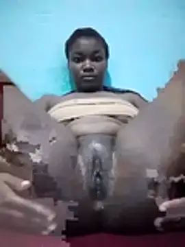 pussyqueene online show from November 17, 2025, 3:10 am