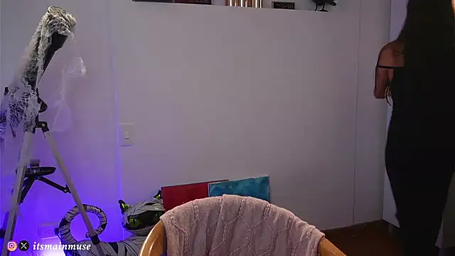 Snapshot of raphttalia_ chatting on October 20, 2025, 9:04 pm raphttalia  online show from October 20, 2025, 9:04 pm