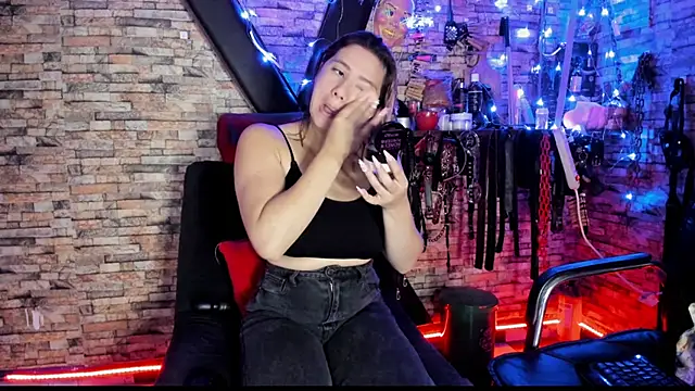 Snapshot of Liltildeman_moon chatting on February 21, 2026, 4:09 pm Liltildeman moon online show from February 21, 2026, 4:09 pm