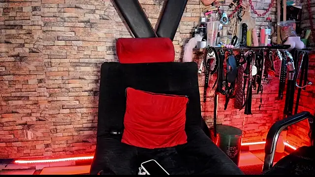 Liltildeman moon online show from May 15, 2026, 10:52 pm