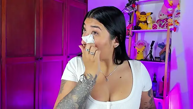 eymy-hadid online show from November 6, 2025, 8:46 pm