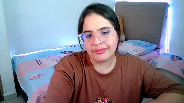 Snapshot of _alicia_z chatting on February 11, 2025, 9:35 pm alicia z online show from February 11, 2025, 9:35 pm