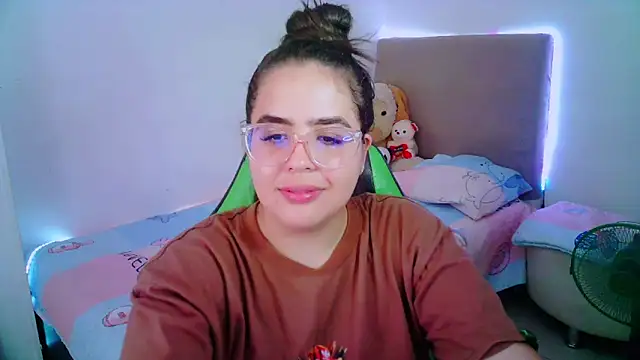 Snapshot of _alicia_z chatting on February 2, 2025, 5:58 pm alicia z online show from February 2, 2025, 5:58 pm