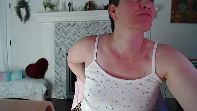 AuroraWillows online show from March 11, 2026, 2:38 am