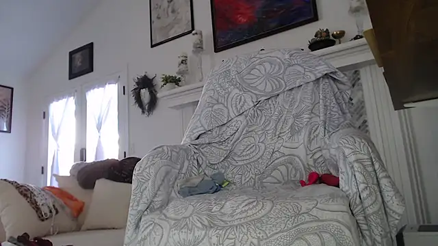 AuroraWillows online show from January 5, 2026, 5:27 pm