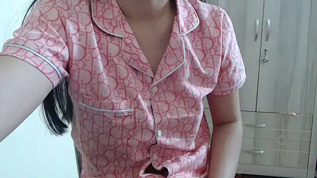 Snapshot of Beauty_Asian_Tina chatting on March 20, 2025, 12:22 pm Beauty Asian Tina online show from March 20, 2025, 12:22 pm