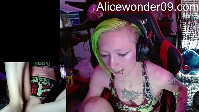 alicewonder09 online show from March 24, 2026, 4:18 pm